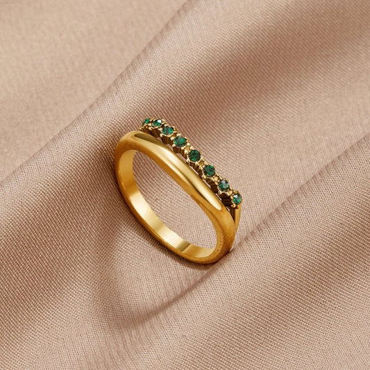 Emerald Glow Ring
