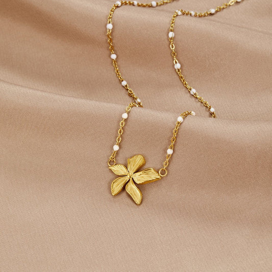 Elegant Gold Necklace